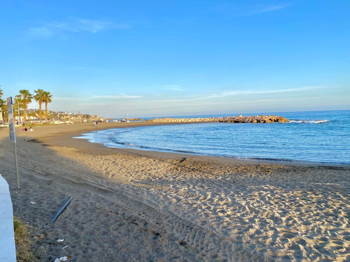 Malaga Beach And Sun Bagian luar foto